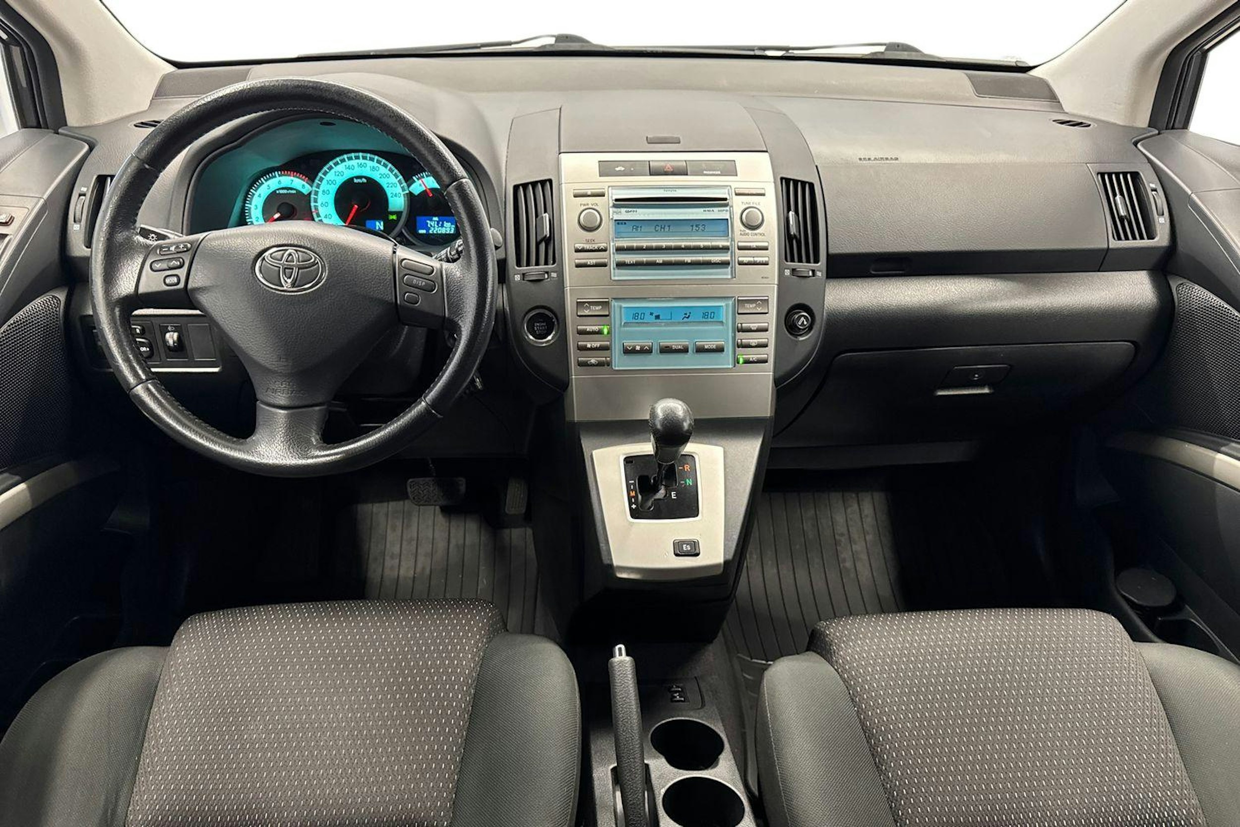 harmaa Toyota Corolla Verso 2007 kuva 7.