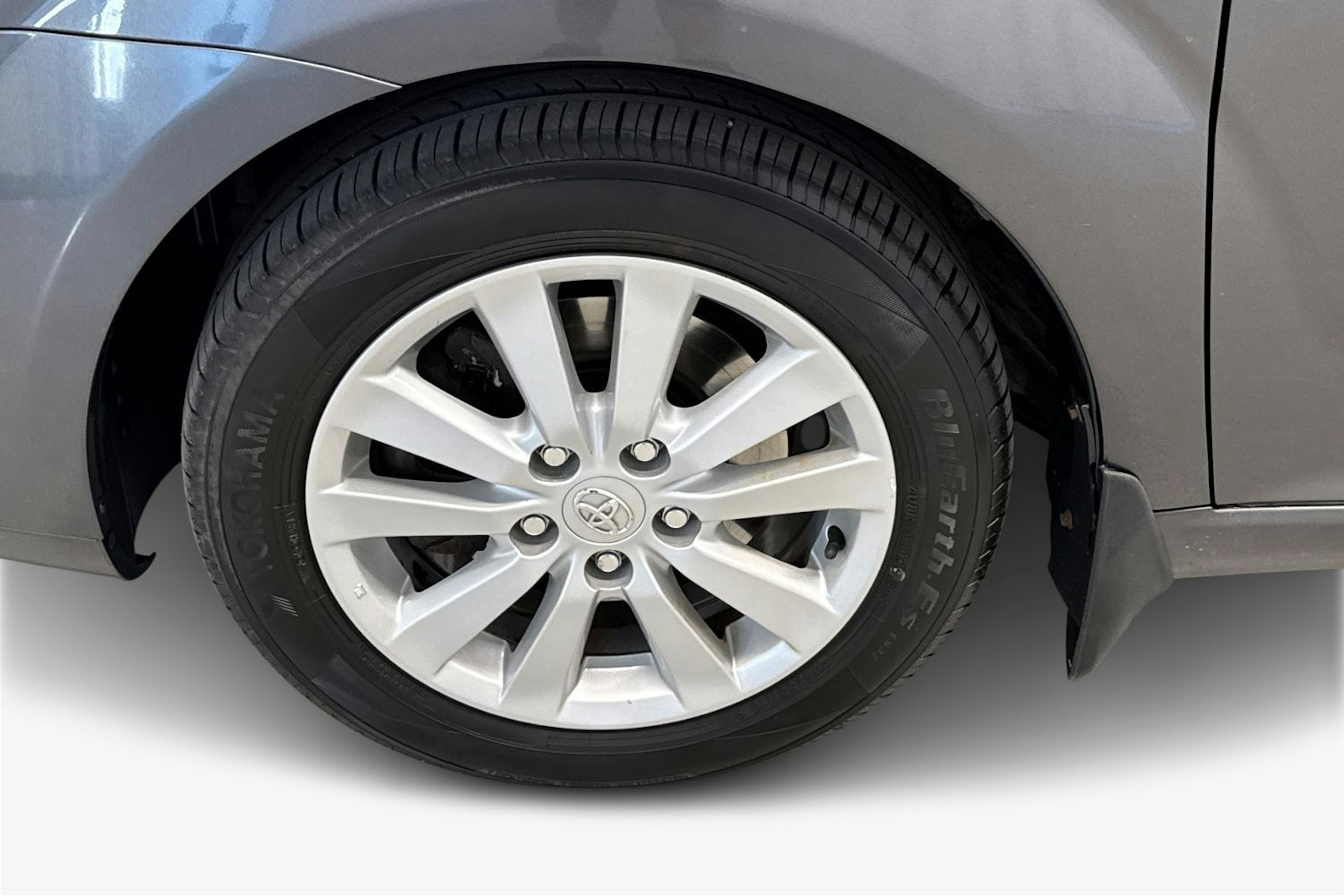 harmaa Toyota Corolla Verso 2007 kuva 9.