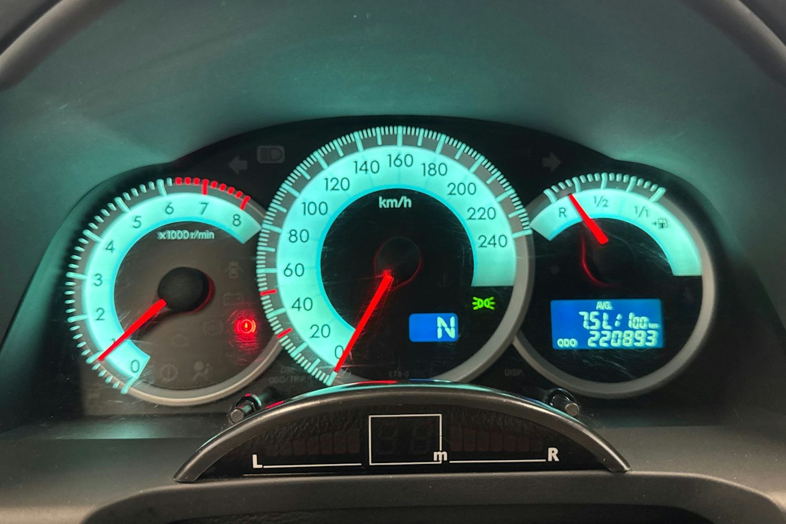 harmaa Toyota Corolla Verso 2007 kuva 12.