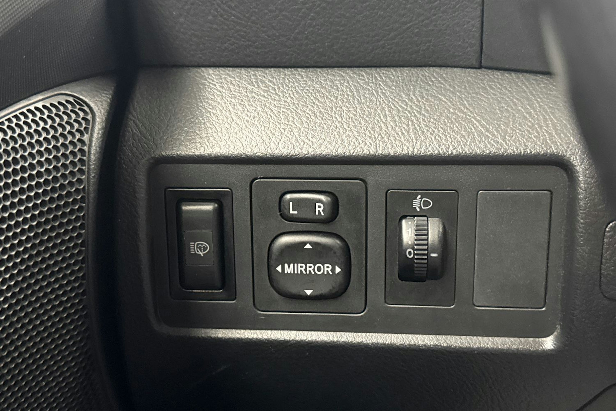 harmaa Toyota Corolla Verso 2007 kuva 15.