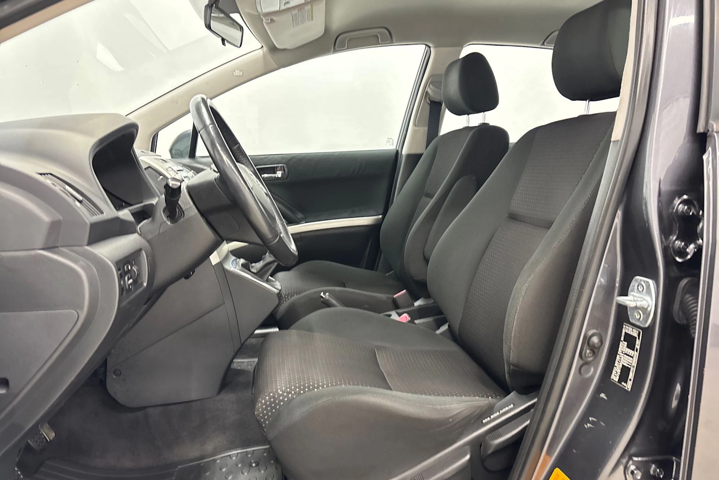 harmaa Toyota Corolla Verso 2008 kuva 15.