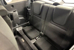 harmaa Toyota Corolla Verso 2008 kuva 17.