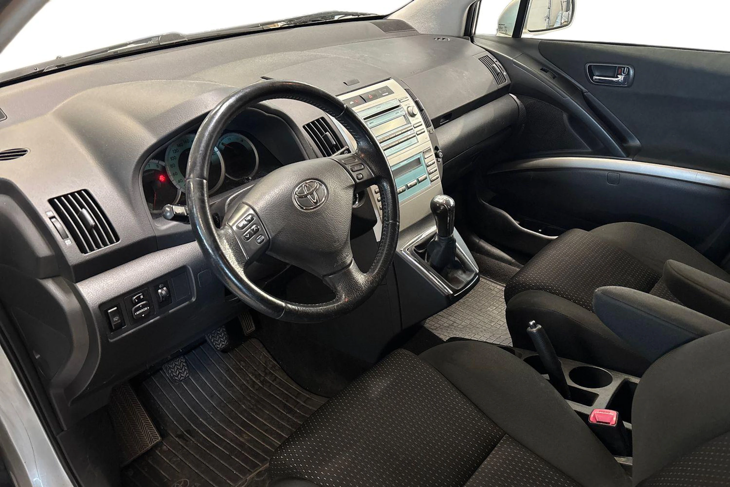 hopea Toyota Corolla Verso 2008 kuva 3.
