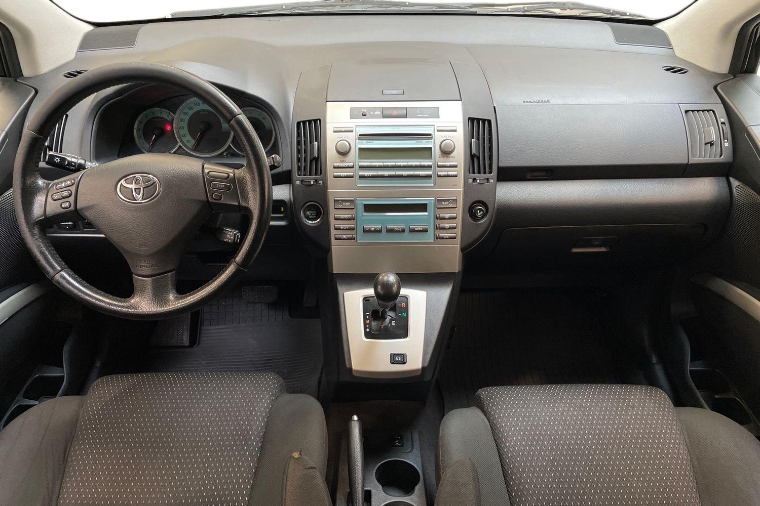Toyota Corolla Verso 2009, kuva 7/18