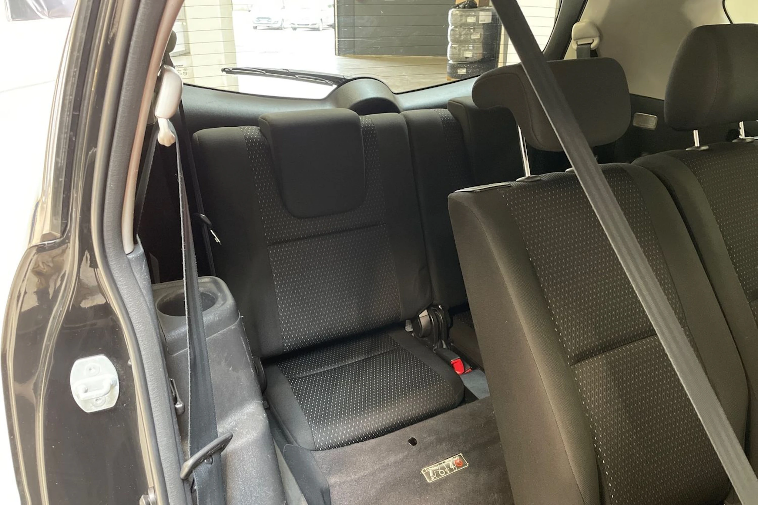 musta Toyota Corolla Verso 2009 kuva 11.