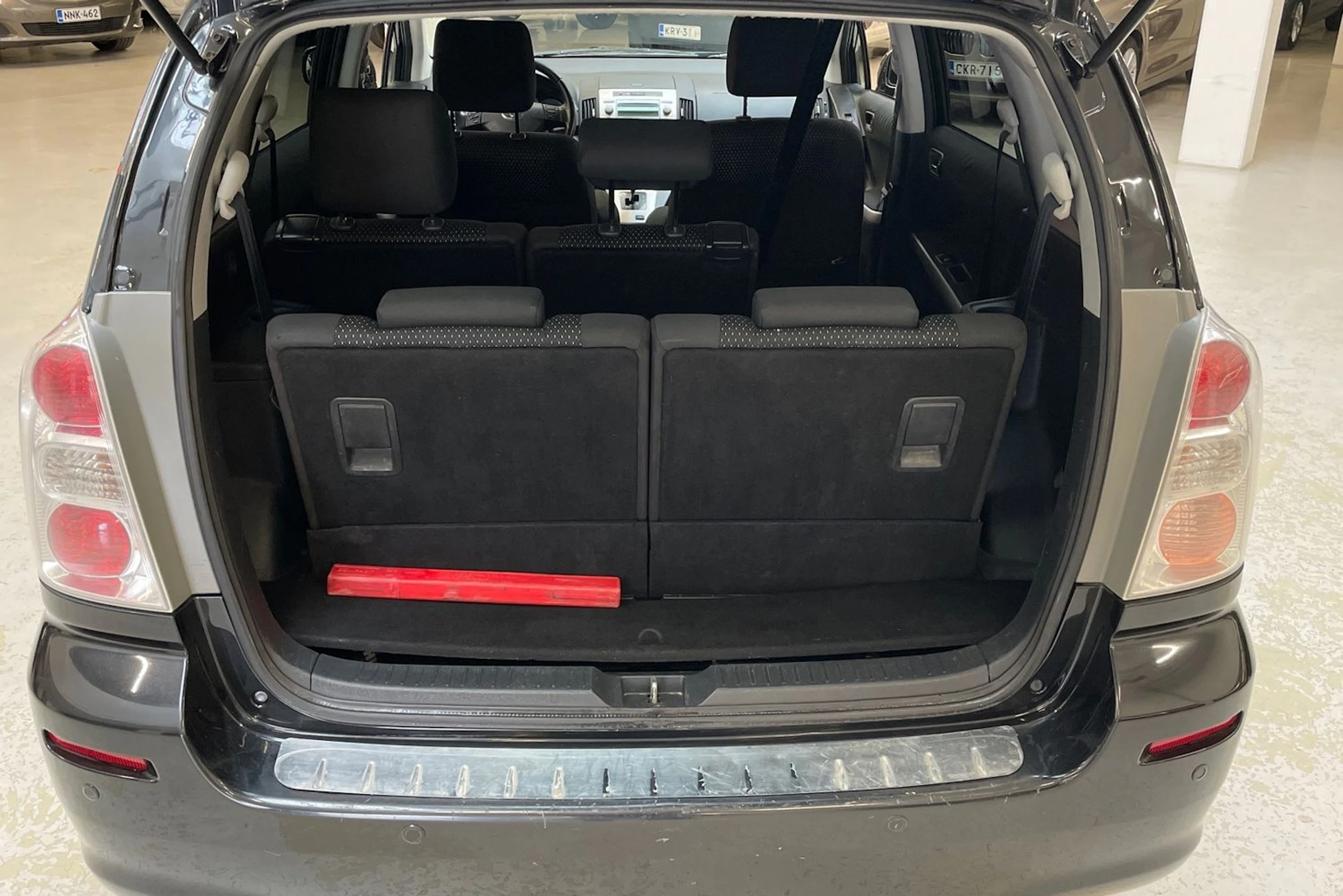 musta Toyota Corolla Verso 2009 kuva 12.