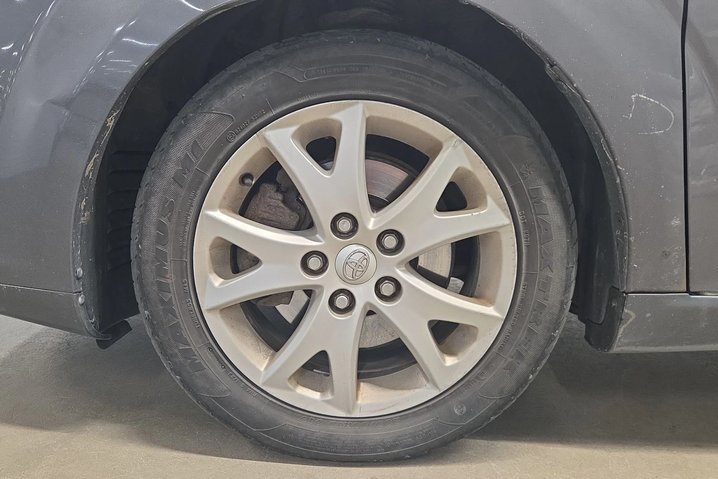 Harmaa Toyota Corolla Verso 2009 kuva 10.