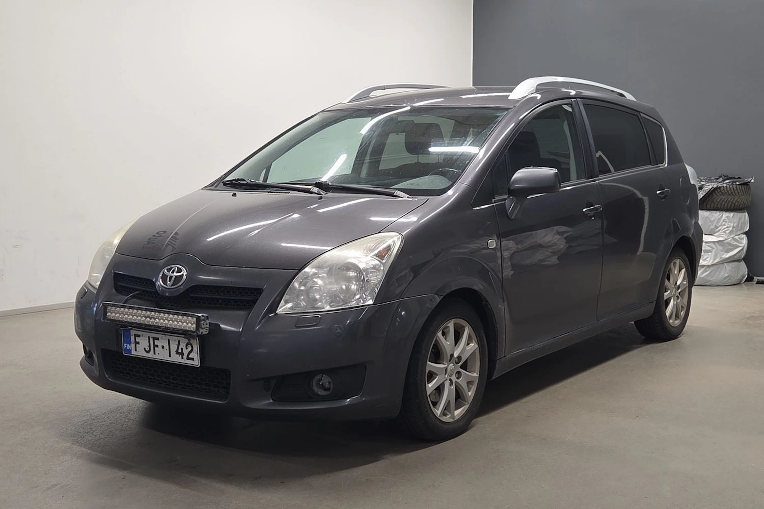 Harmaa Toyota Corolla Verso 2009 kuva 13.