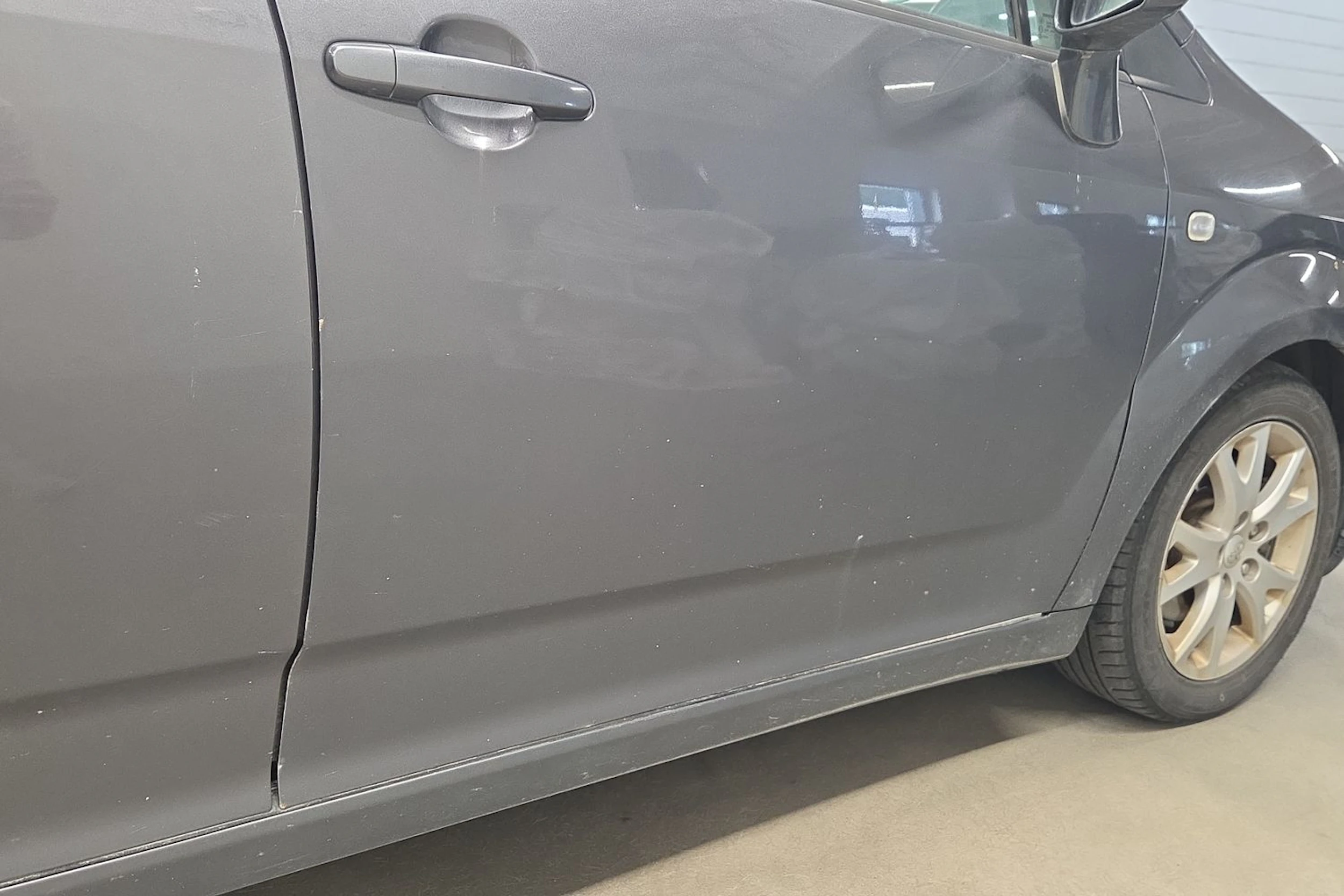 Harmaa Toyota Corolla Verso 2009 kuva 17.