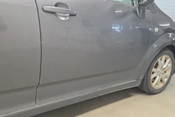 Harmaa Toyota Corolla Verso 2009 kuva 17.