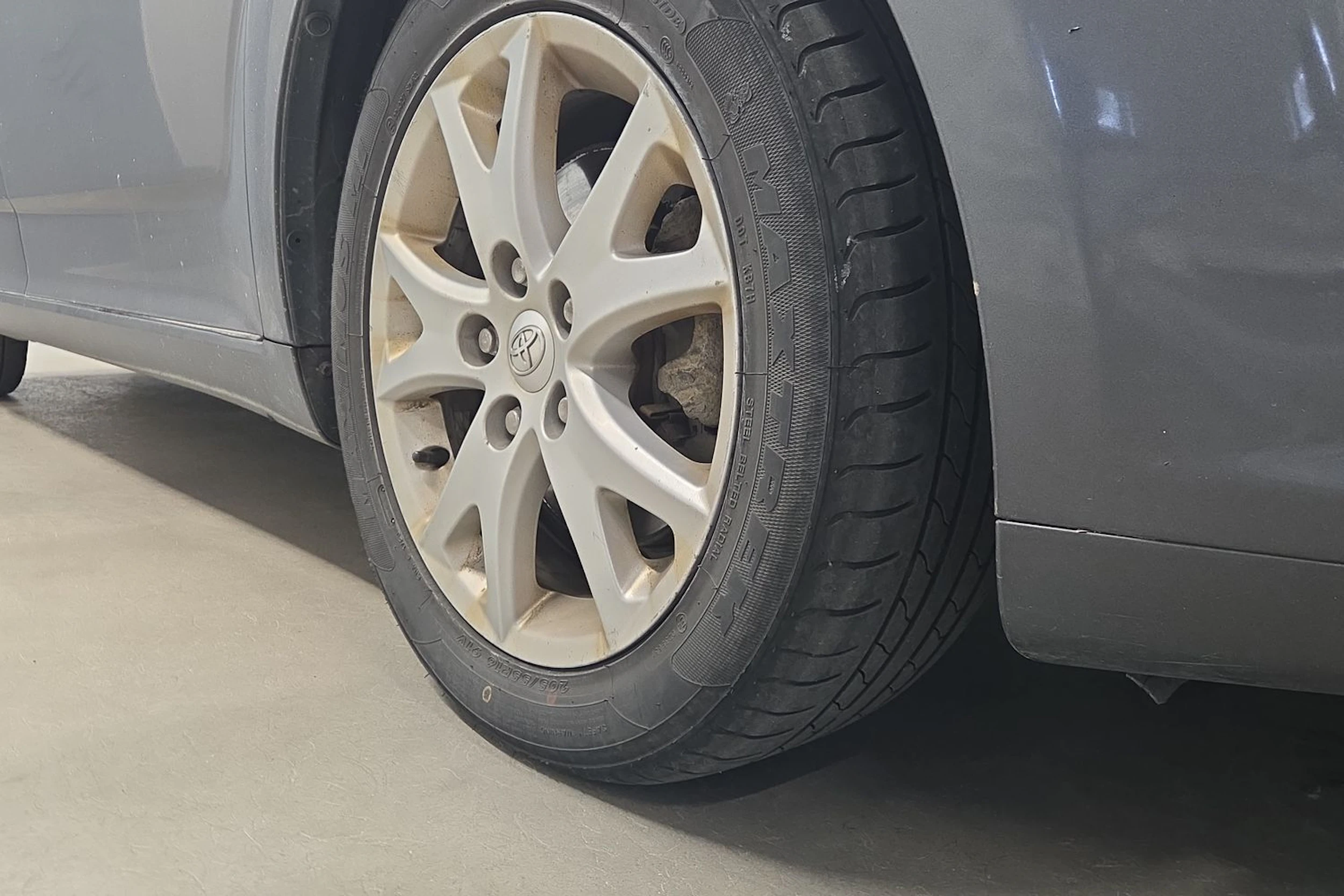 Harmaa Toyota Corolla Verso 2009 kuva 20.