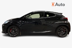 musta Toyota GR Yaris 2023 kuva 5.