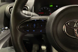 musta Toyota GR Yaris 2023 kuva 19.