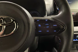 musta Toyota GR Yaris 2023 kuva 20.