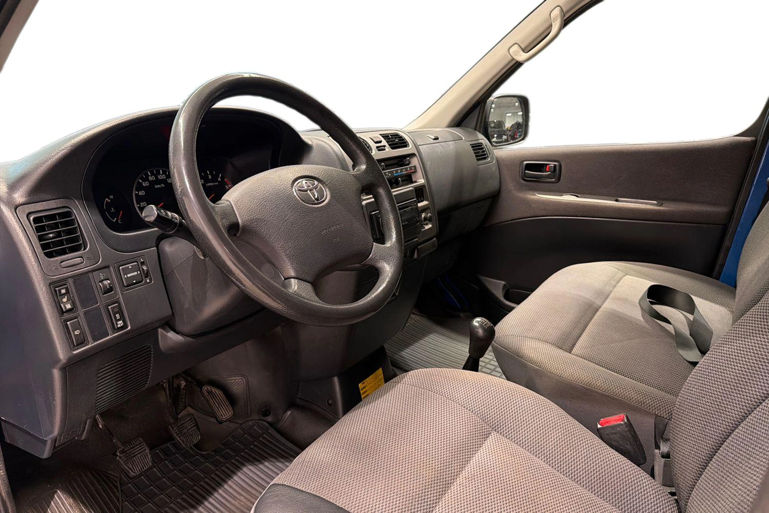 sininen Toyota HIACE 2011 kuva 8.