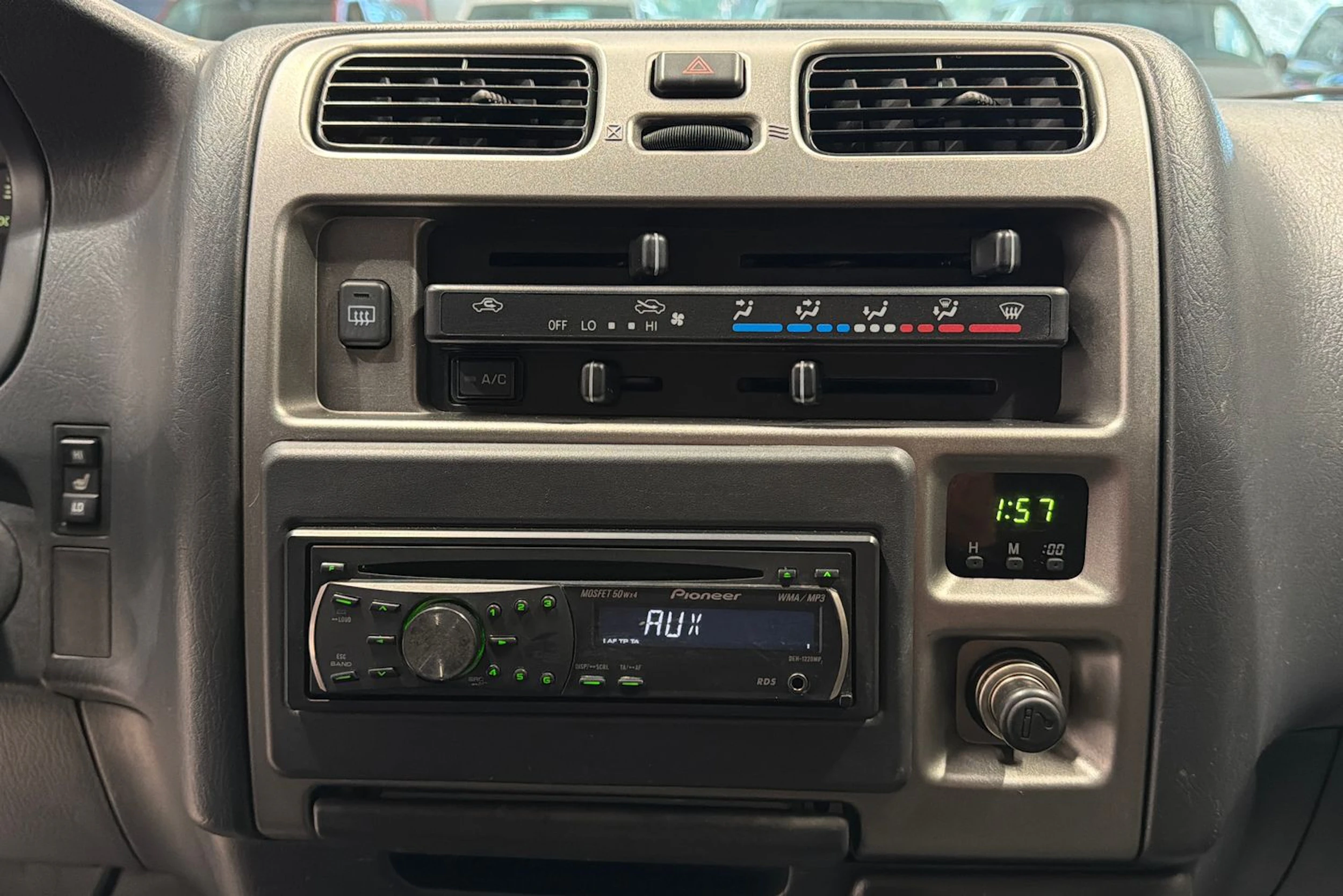 sininen Toyota HIACE 2011 kuva 15.