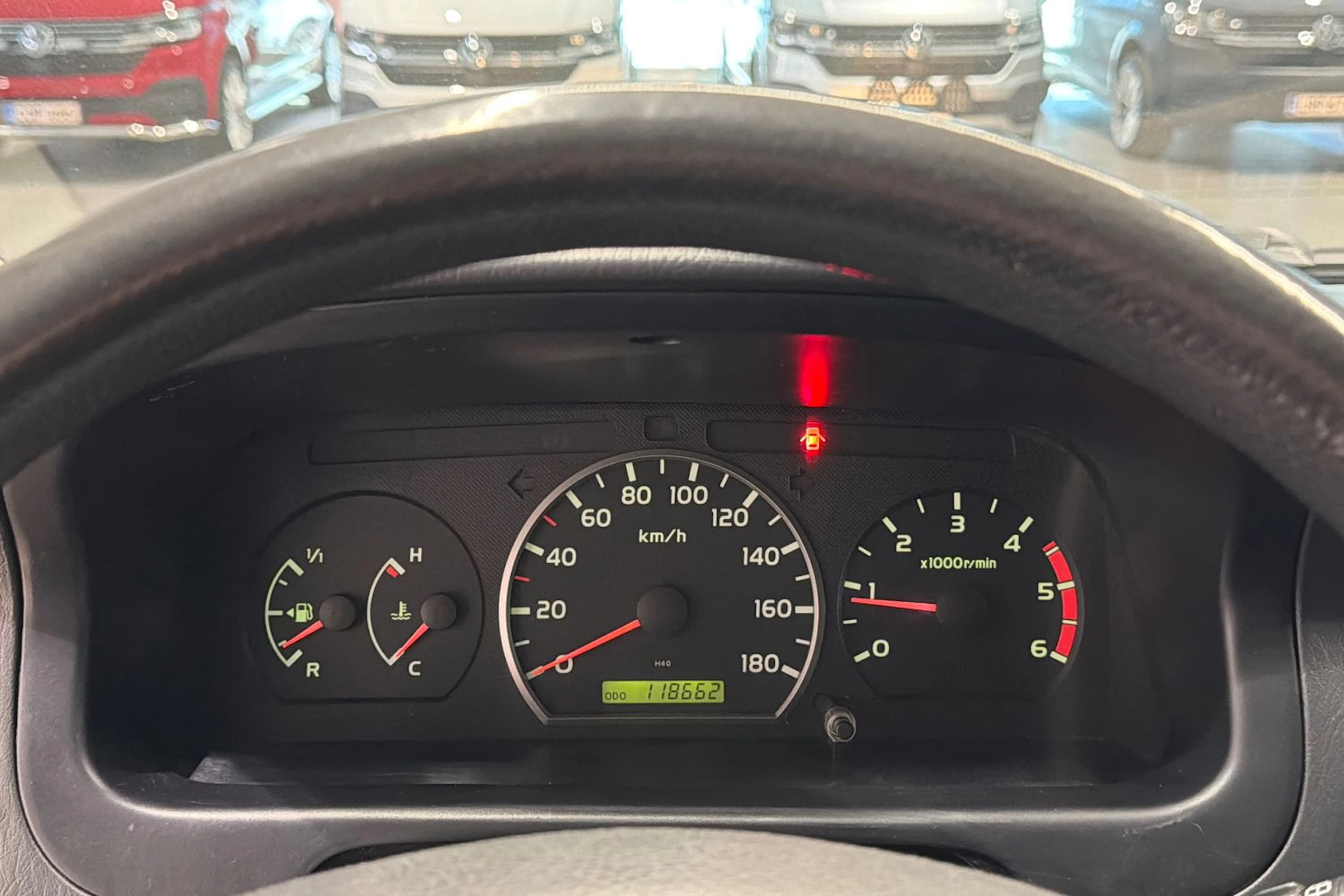 sininen Toyota HIACE 2011 kuva 18.