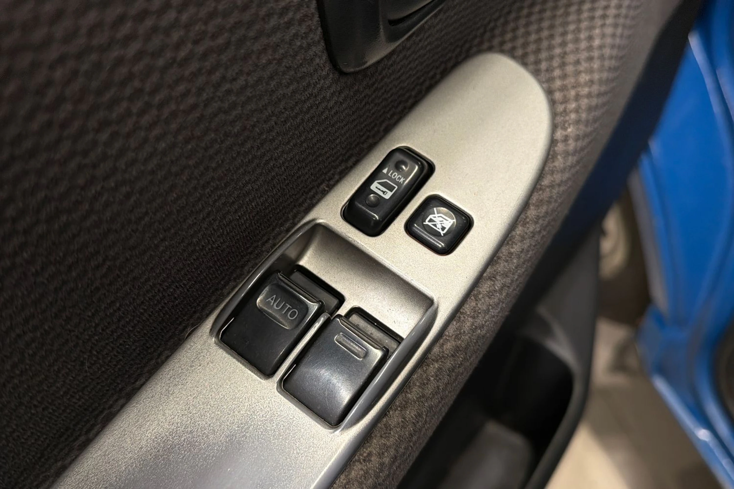 sininen Toyota HIACE 2011 kuva 20.