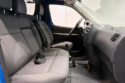 sininen Toyota HIACE 2011 kuva 21.