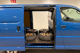 sininen Toyota HIACE 2011 kuva 24.