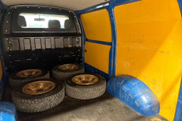 sininen Toyota HIACE 2011 kuva 29.