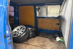 sininen Toyota Hiace 1997 kuva 10.