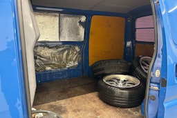 sininen Toyota Hiace 1997 kuva 12.