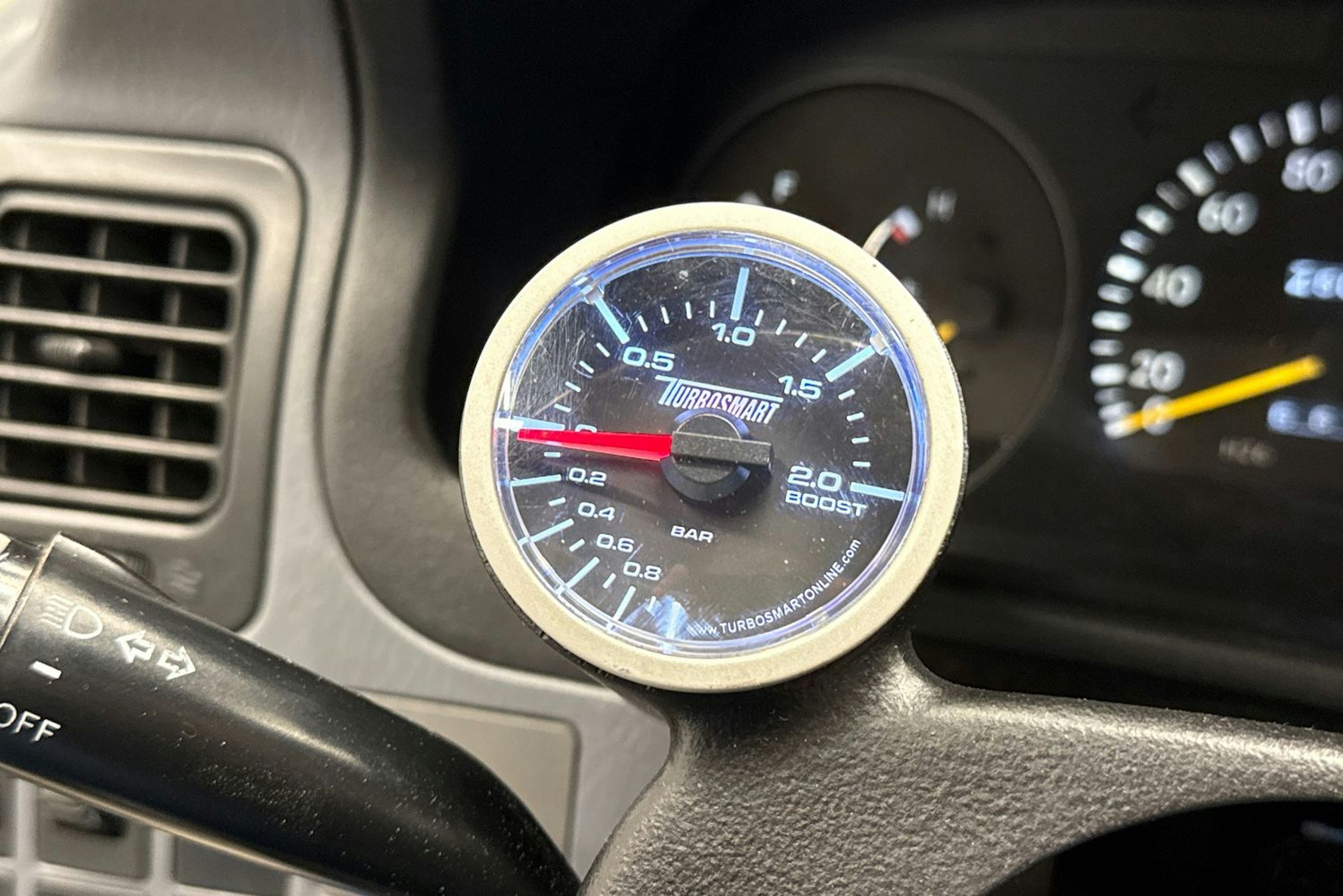 sininen Toyota Hiace 1997 kuva 15.