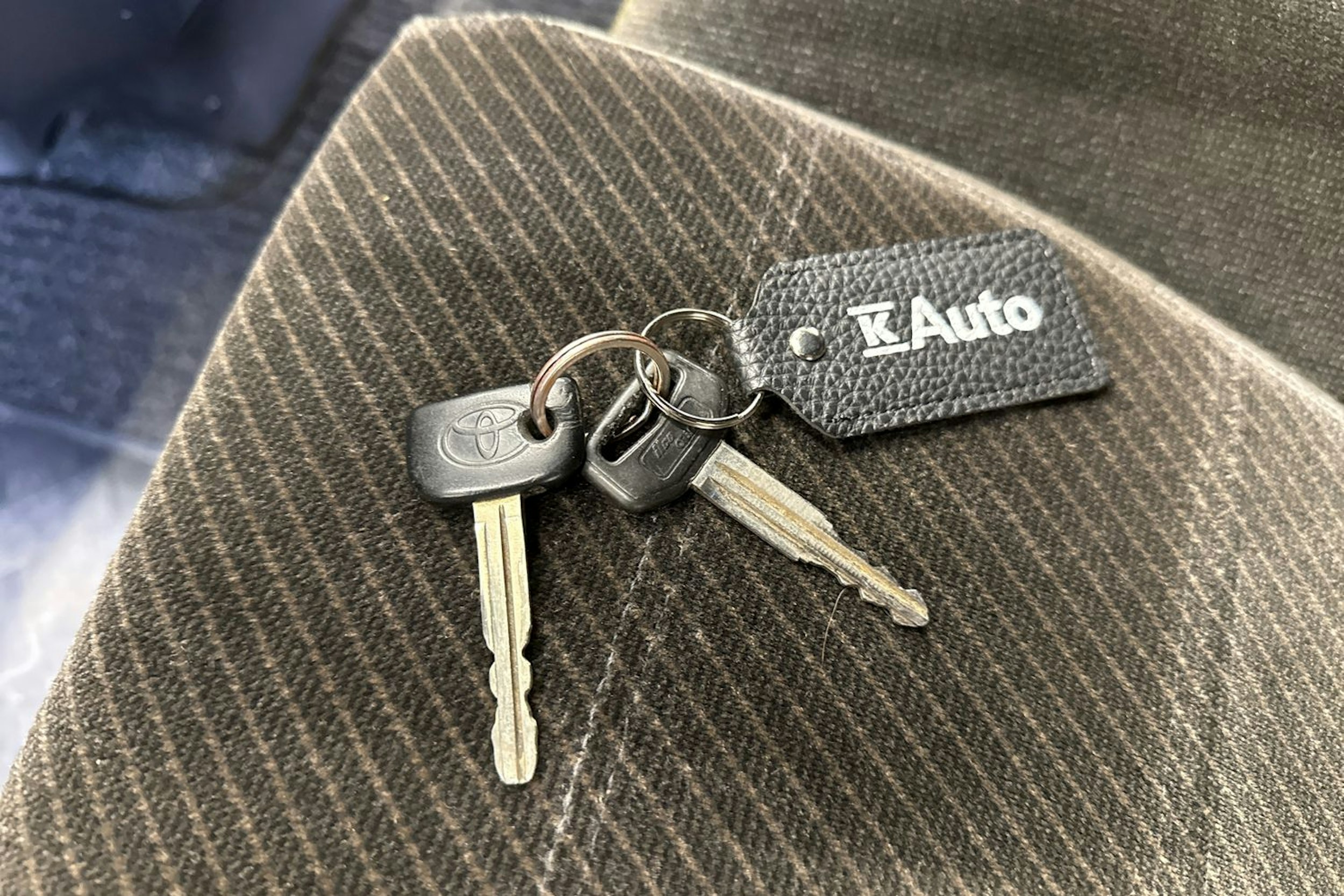 sininen Toyota Hiace 1997 kuva 18.