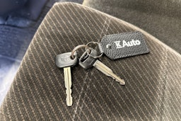 sininen Toyota Hiace 1997 kuva 18.