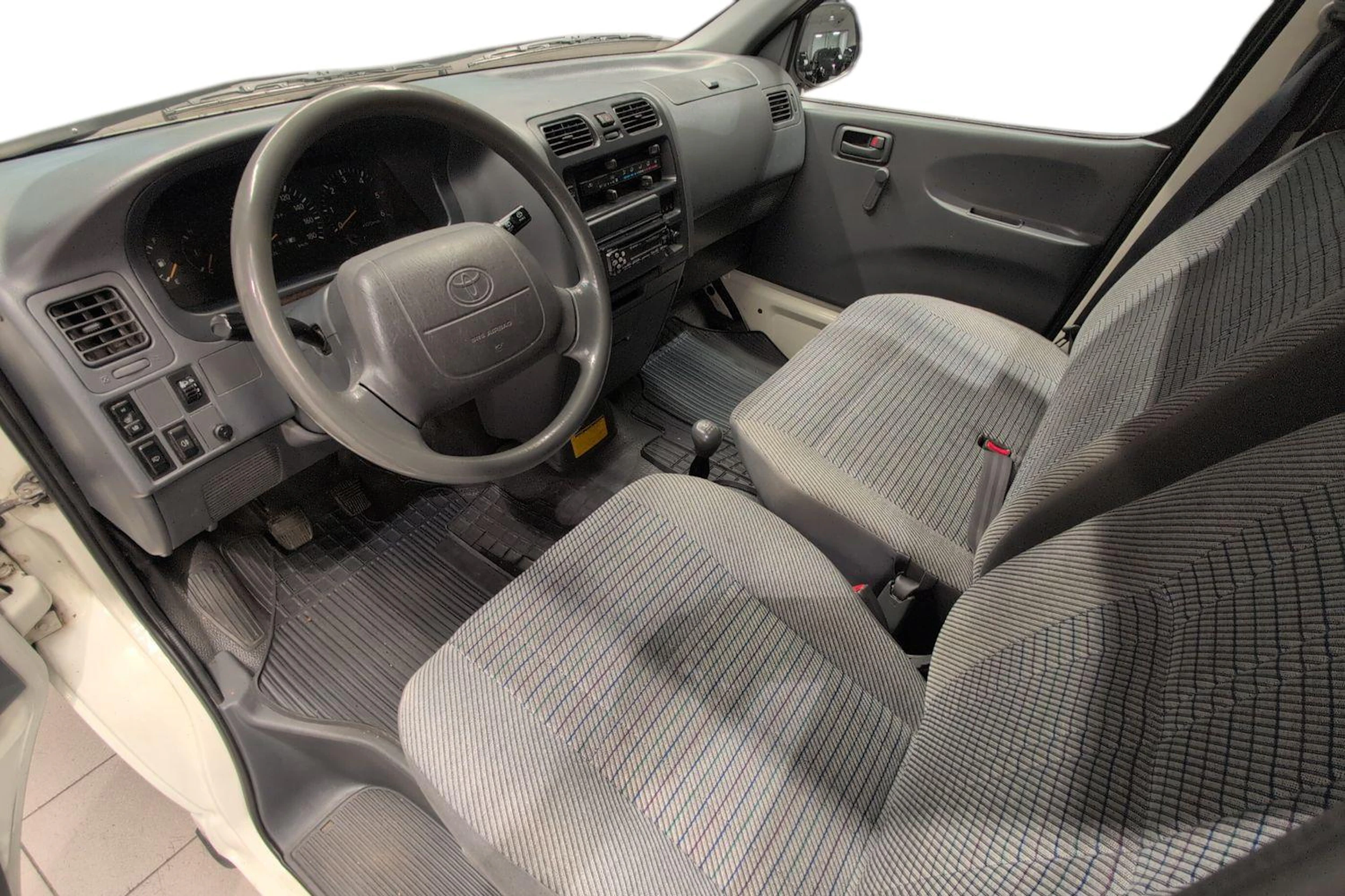 valkoinen Toyota Hiace 1998 kuva 8.