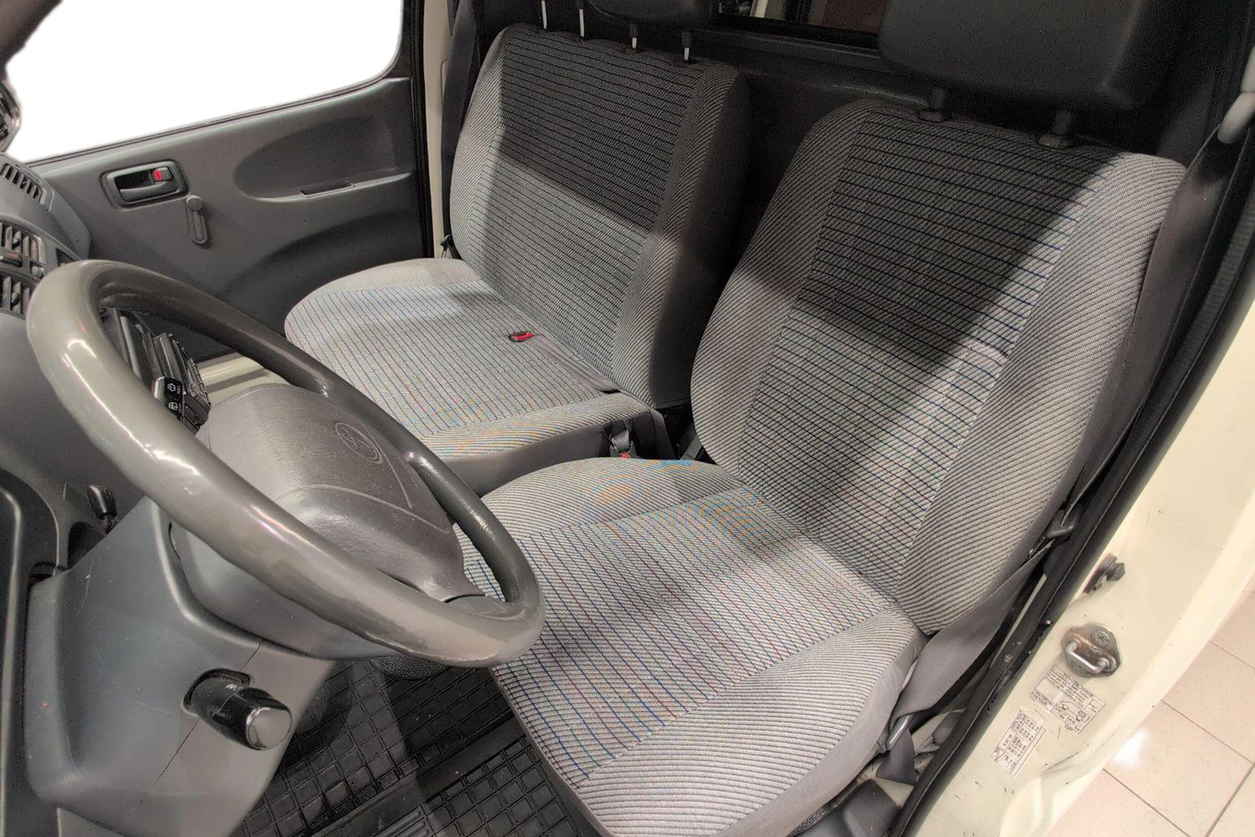 valkoinen Toyota Hiace 1998 kuva 11.