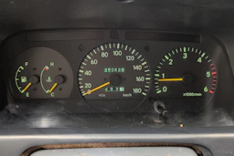 valkoinen Toyota Hiace 1998 kuva 15.