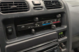 valkoinen Toyota Hiace 1998 kuva 16.