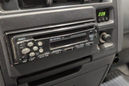 valkoinen Toyota Hiace 1998 kuva 17.