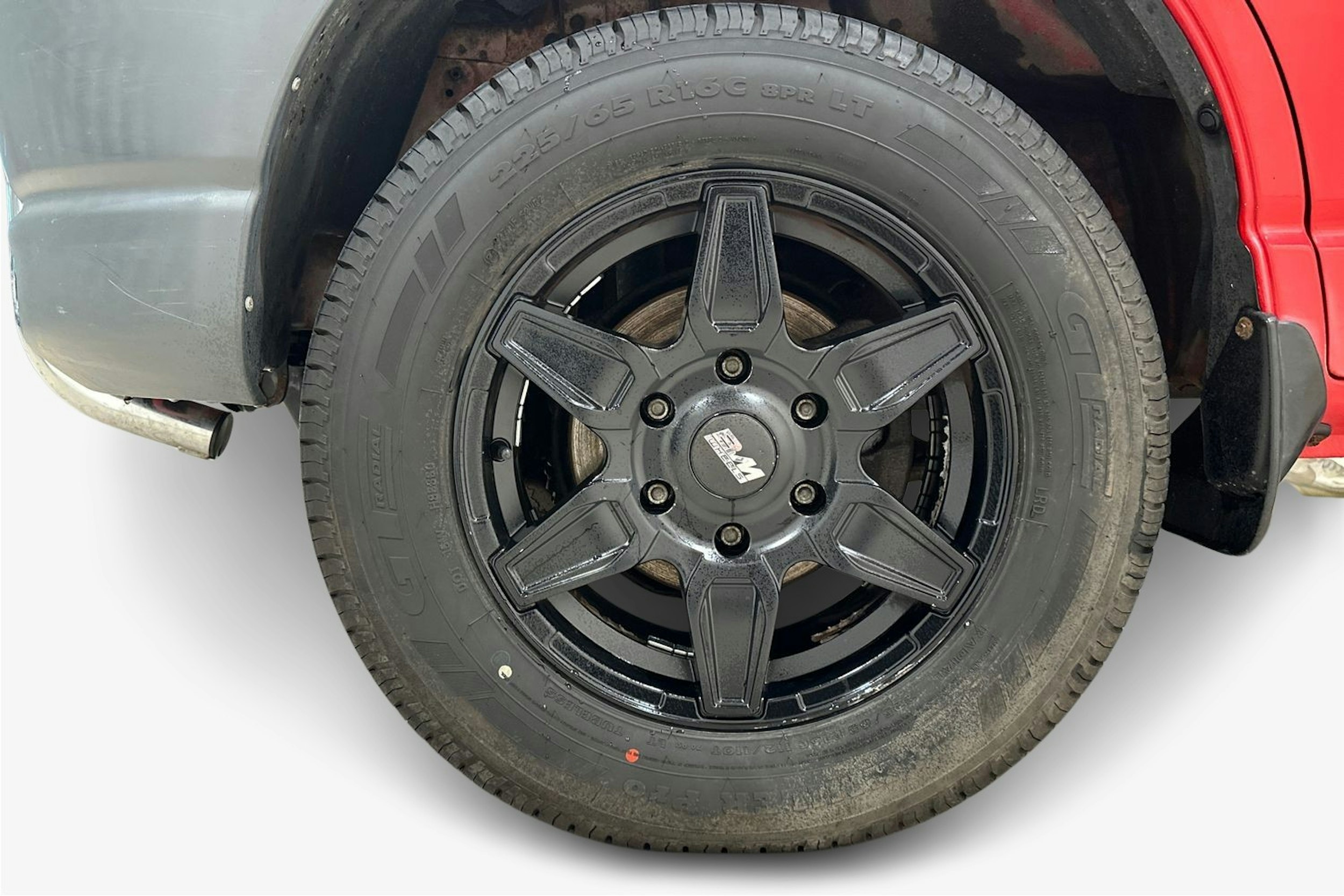 Punainen Toyota HIACE 1999 kuva 11.