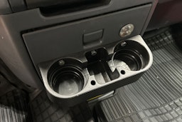 Punainen Toyota HIACE 1999 kuva 16.