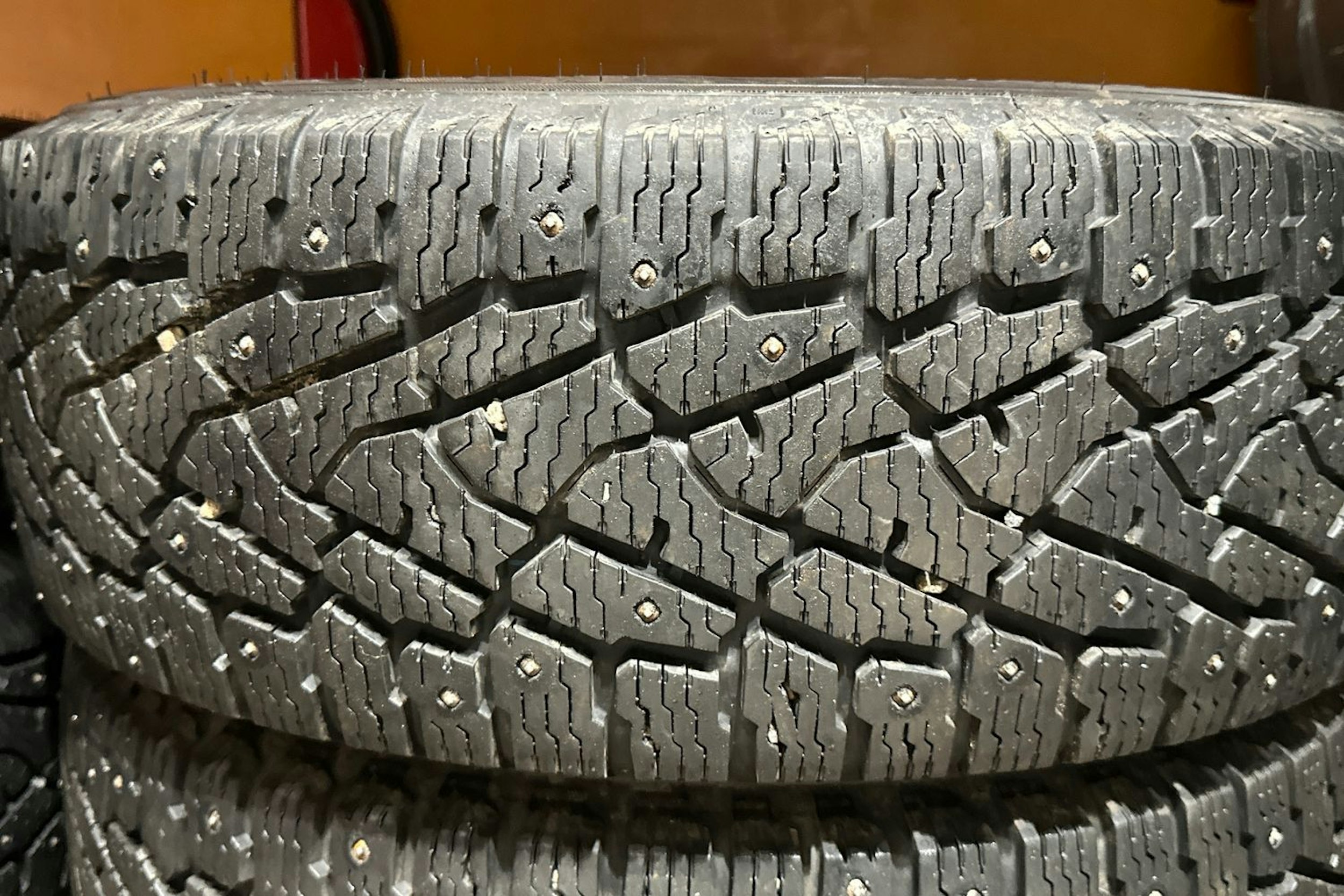 Punainen Toyota HIACE 1999 kuva 20.
