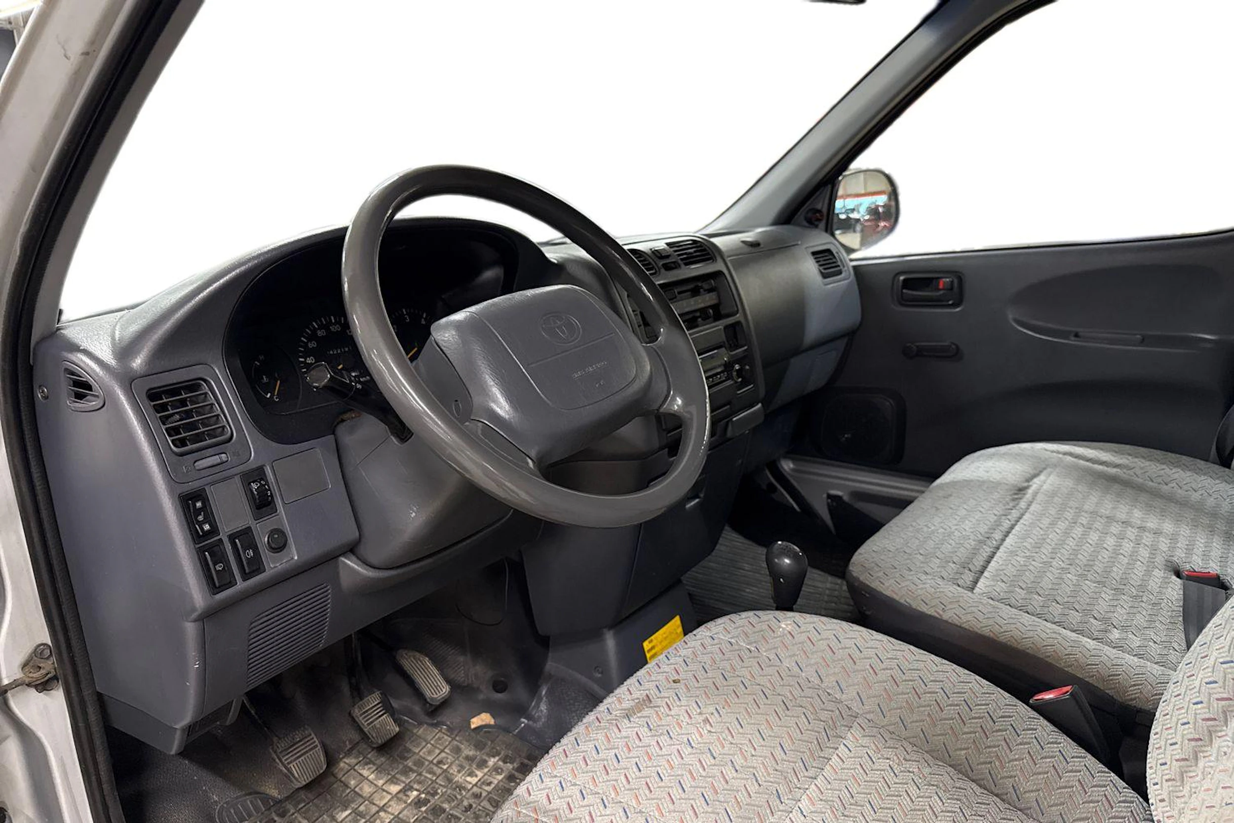 hopea Toyota Hiace 2000 kuva 3.