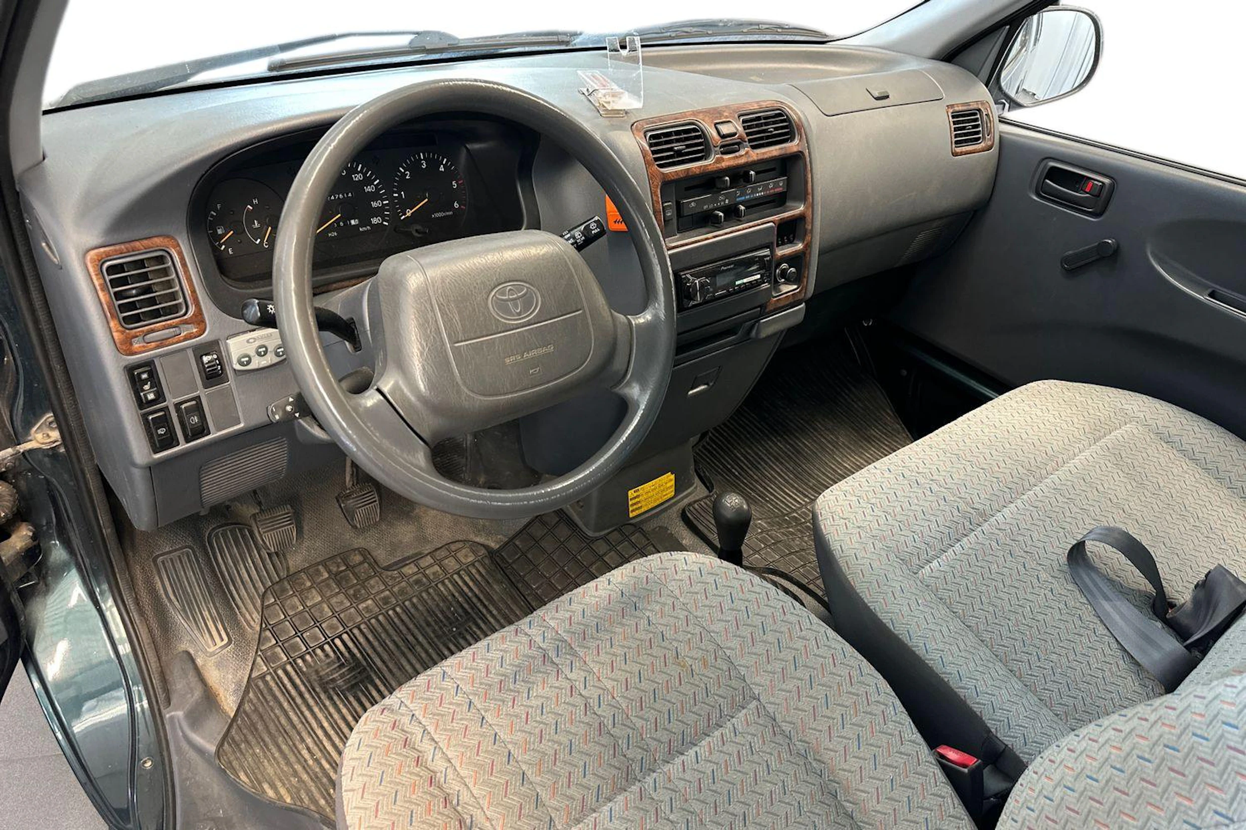 vihreä Toyota Hiace 2001 kuva 3.