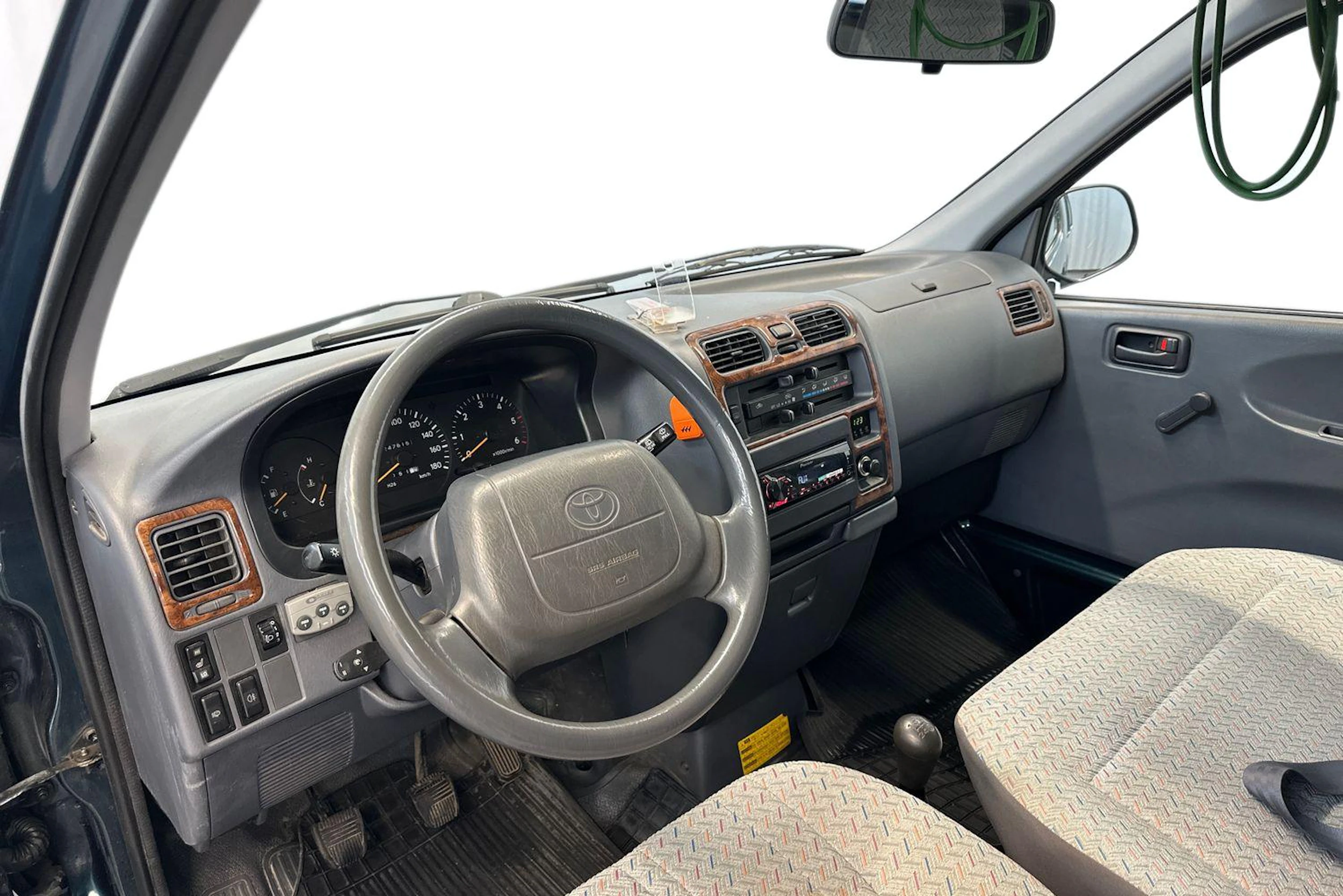 vihreä Toyota Hiace 2001 kuva 8.
