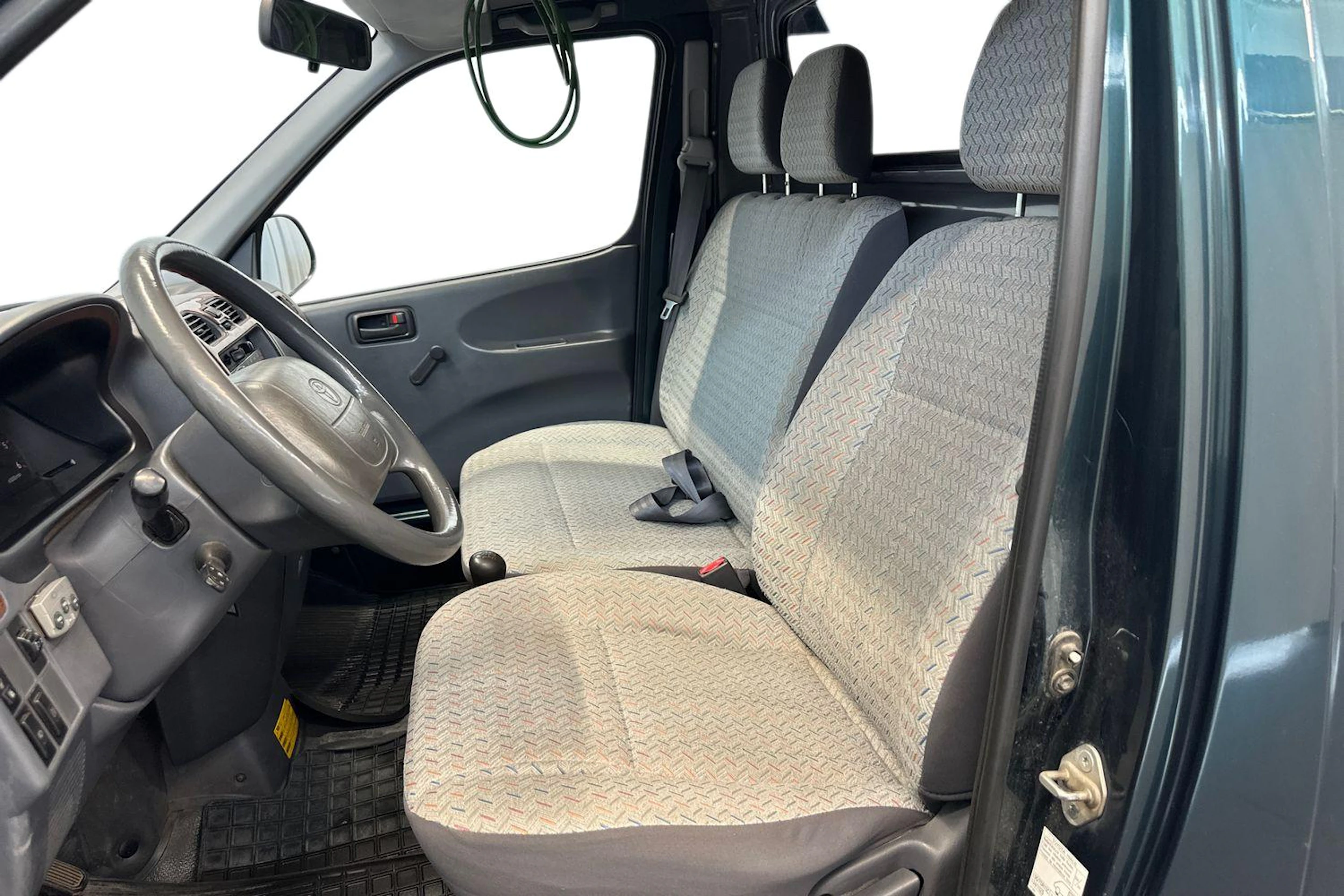 vihreä Toyota Hiace 2001 kuva 11.