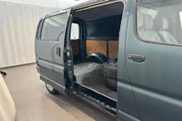 vihreä Toyota Hiace 2001 kuva 17.