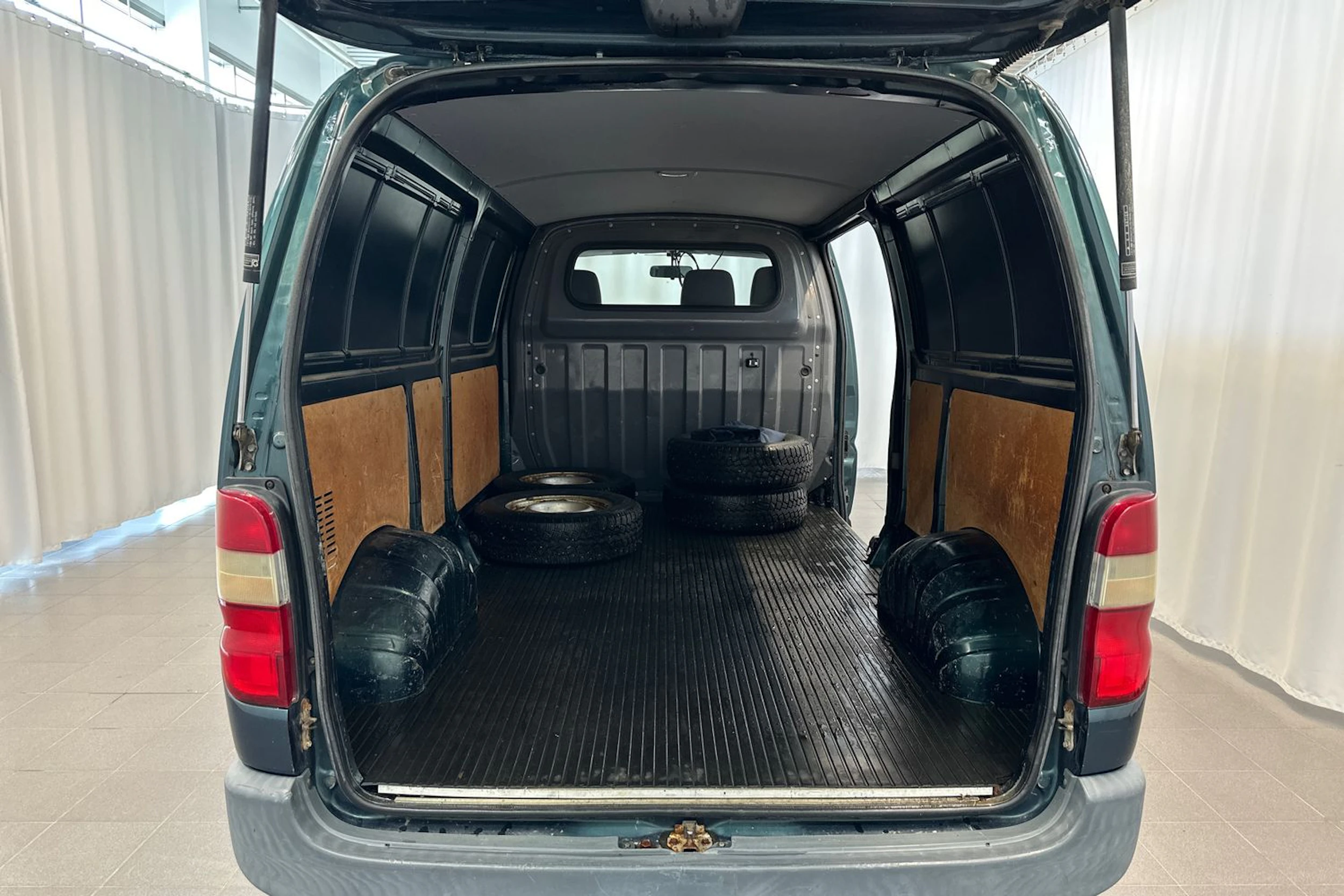 vihreä Toyota Hiace 2001 kuva 18.