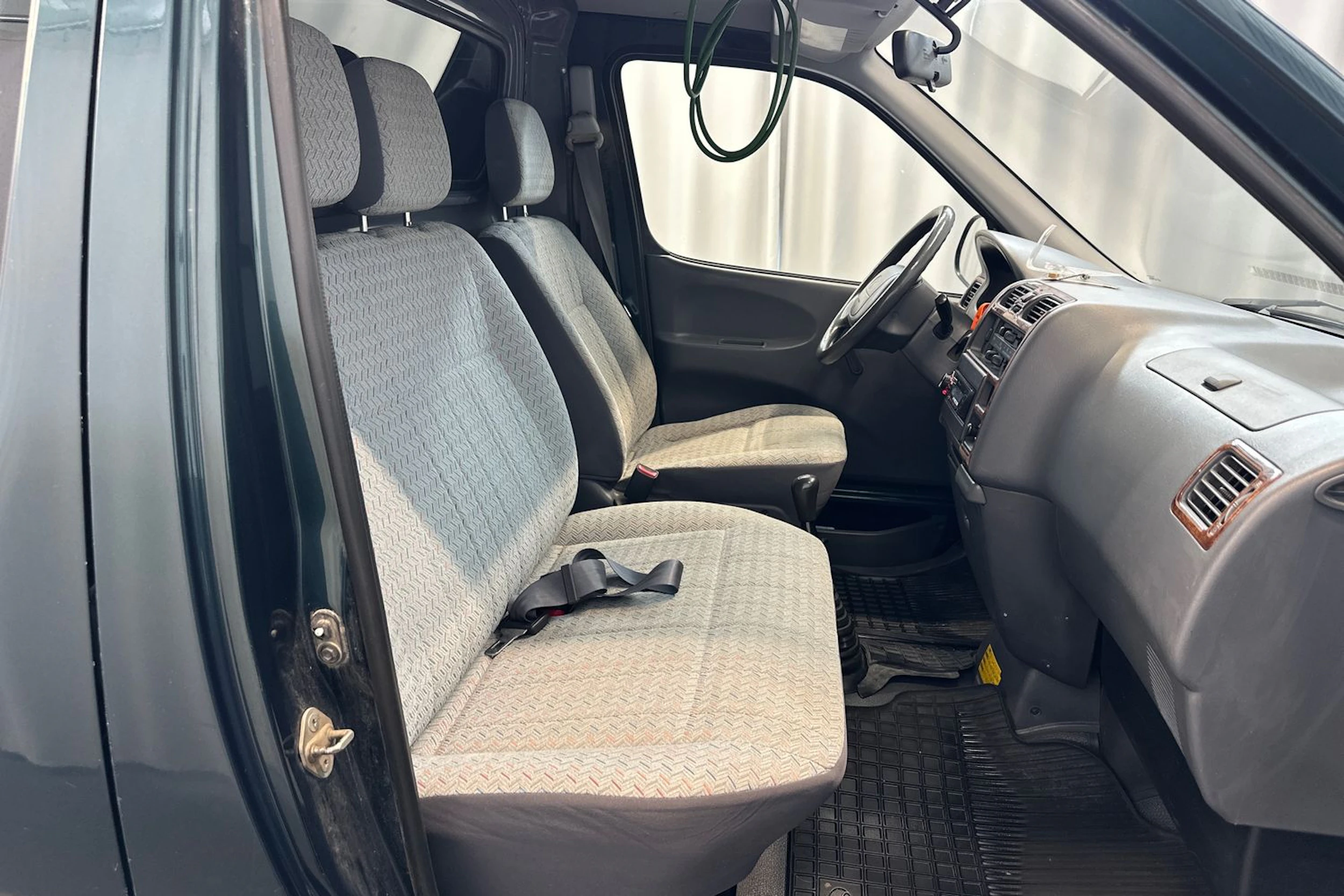 vihreä Toyota Hiace 2001 kuva 20.