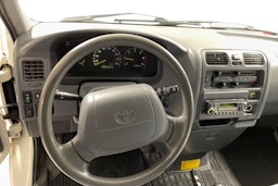 valkoinen Toyota Hiace 2002 kuva 7.