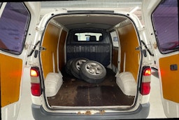 valkoinen Toyota Hiace 2002 kuva 8.