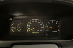 valkoinen Toyota Hiace 2002 kuva 12.