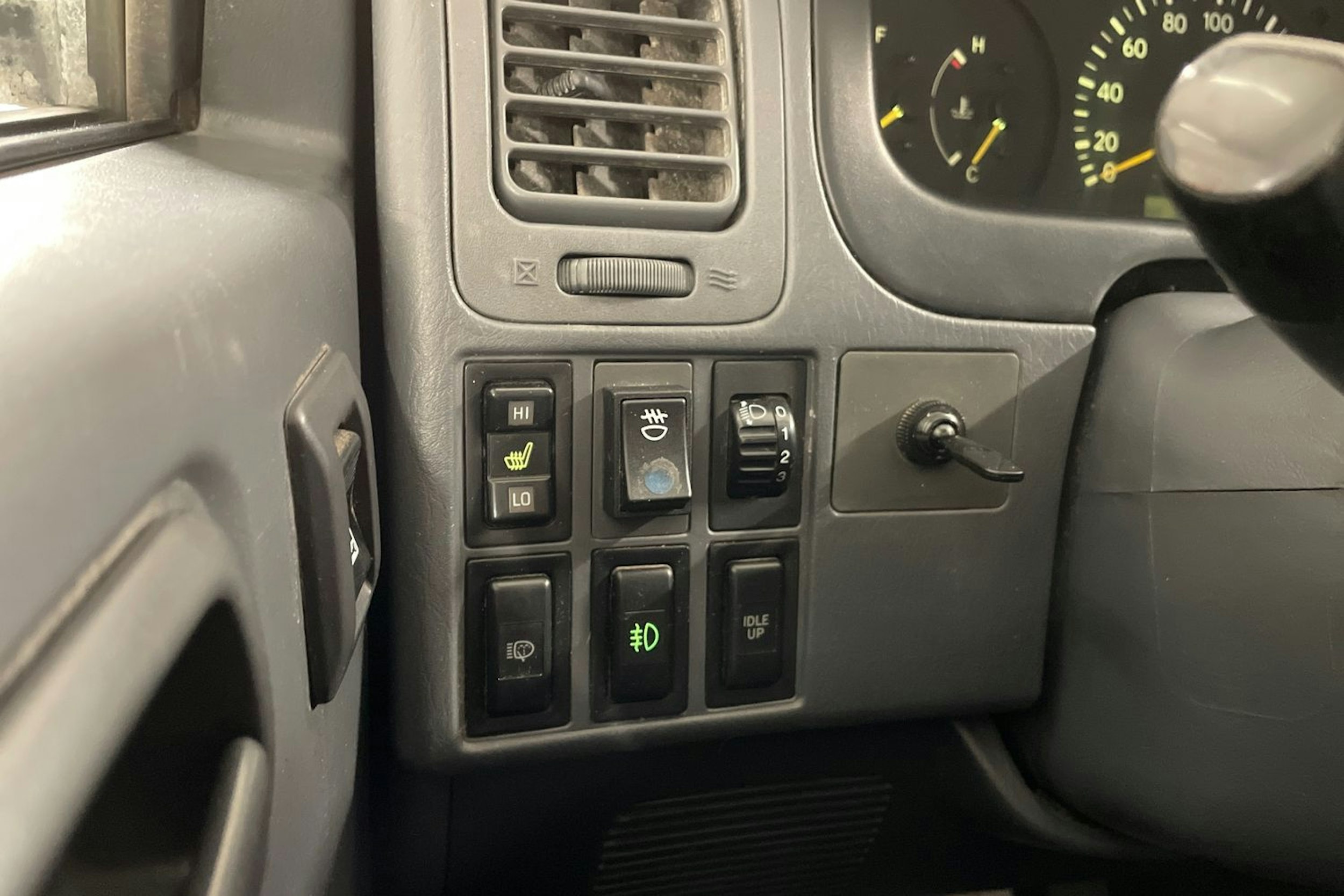 valkoinen Toyota Hiace 2002 kuva 13.