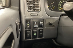 valkoinen Toyota Hiace 2002 kuva 13.